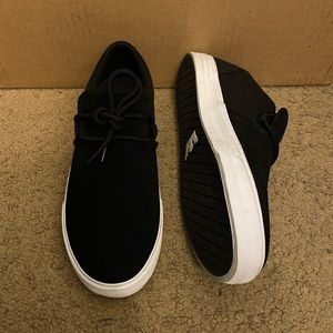Supra Black Suede Cubas (S08108-002-M) Mens size 9.5 shoes (preowned, no box)